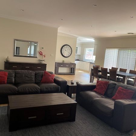 The Charles Hotell Wagga Wagga Exteriör bild