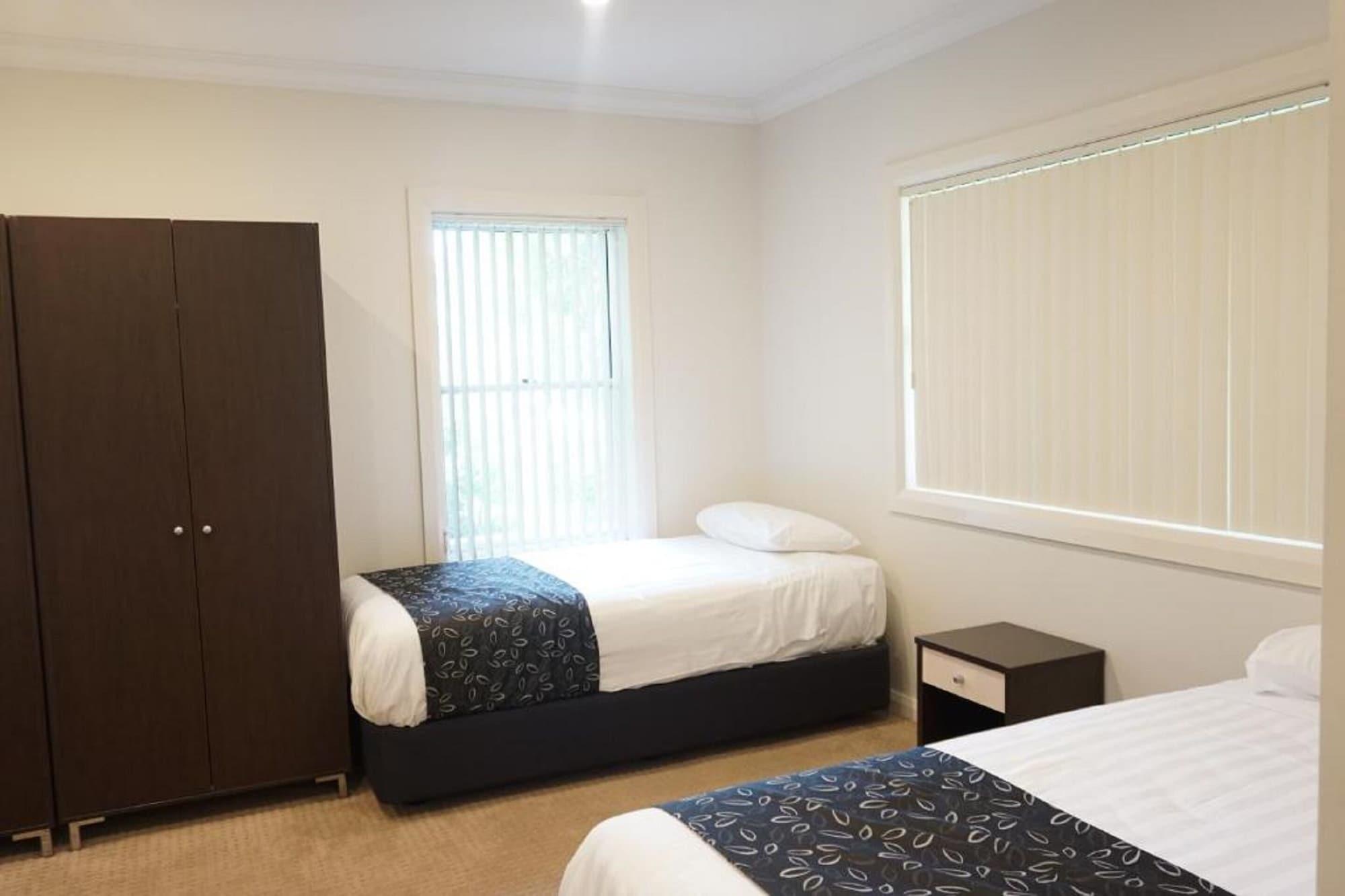 The Charles Hotell Wagga Wagga Exteriör bild