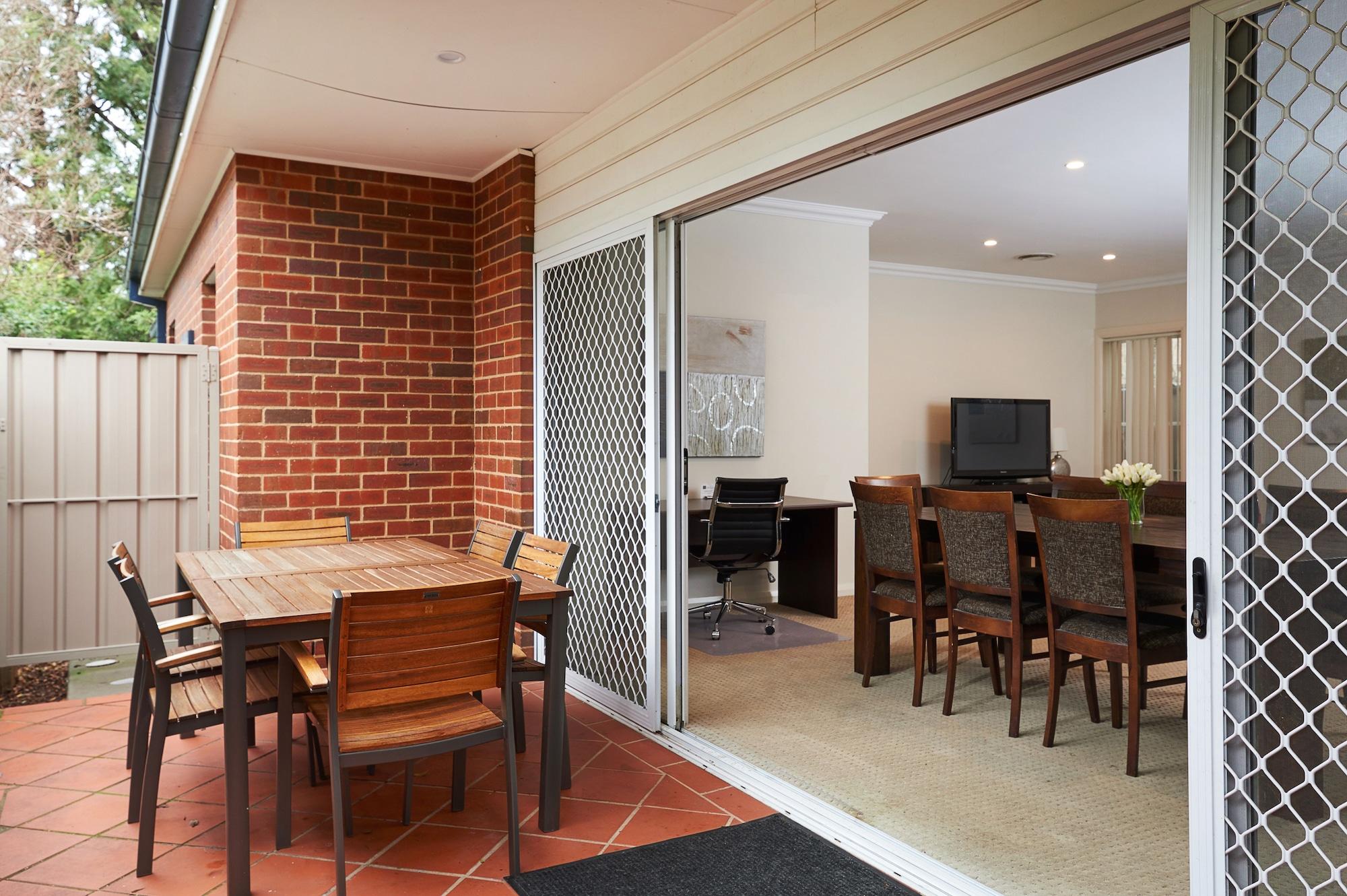 The Charles Hotell Wagga Wagga Exteriör bild